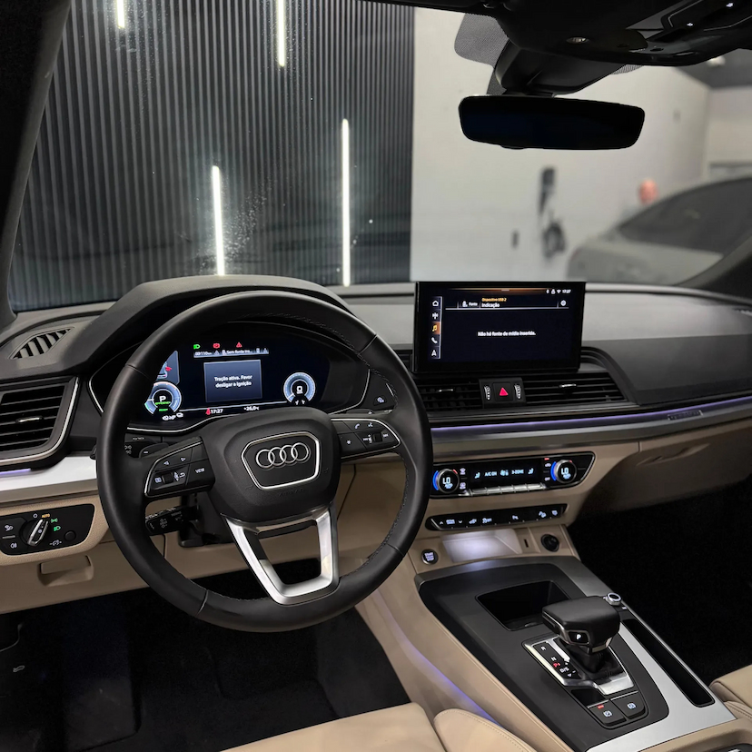 Foto do veículo AUDI Q5 2.0 45 TFSI GASOLINA S LINE BLACK QUATTRO S TRONIC 2025 1.880 KM 392.990,00