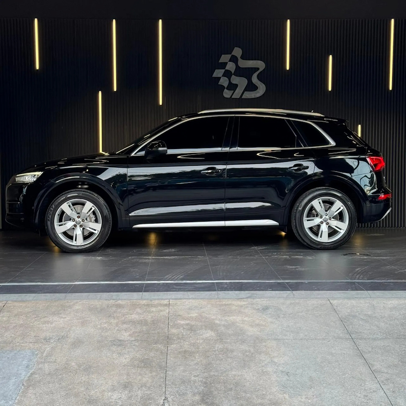 Foto do veículo AUDI Q5 2.0 TFSI GASOLINA AMBIENTE S TRONIC 2018 50.800 KM 134.990,00