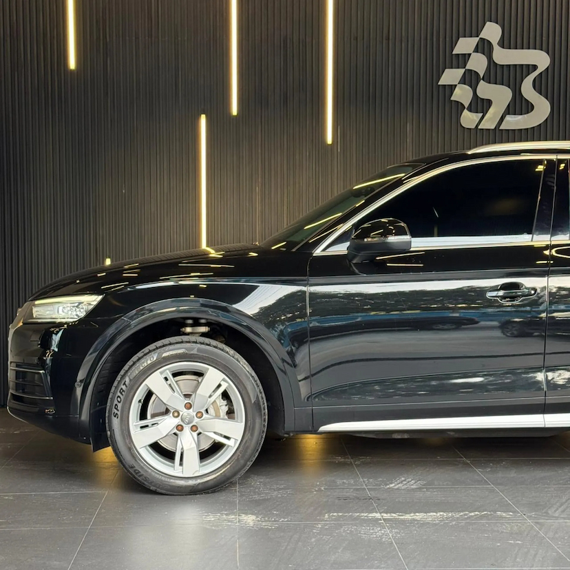 Foto do veículo AUDI Q5 2.0 TFSI GASOLINA AMBIENTE S TRONIC 2018 50.800 KM 134.990,00