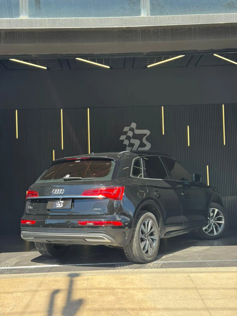 Foto do veículo AUDI Q5 2.0 45 TFSI GASOLINA PRESTIGE QUATTRO S TRONIC 2022 37.370 KM 214.990,00