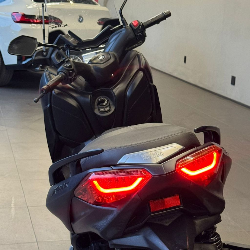 Foto do veículo YAMAHA XMAX ABS 250 2023 17.594 KM 26.990,00