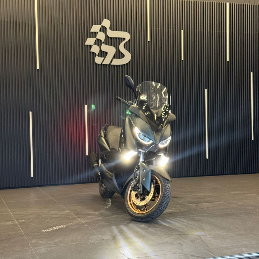 Foto do veículo YAMAHA XMAX ABS 250 2023 17.594 KM 26.990,00