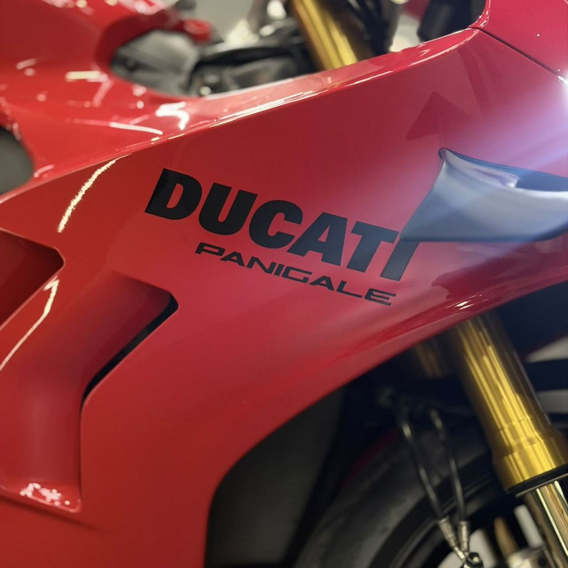 Foto do veículo DUCATI PANIGALE V4 S PANIGALE V4 S 2024 1.402 KM 149.990,00