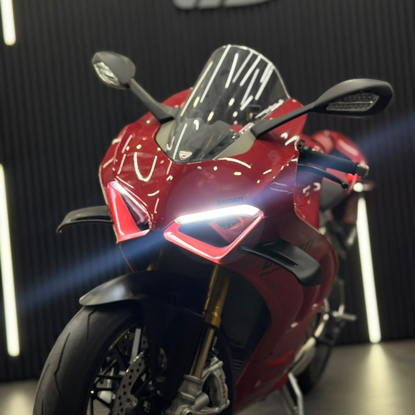 Foto do veículo DUCATI PANIGALE V4 S PANIGALE V4 S 2024 1.402 KM 149.990,00