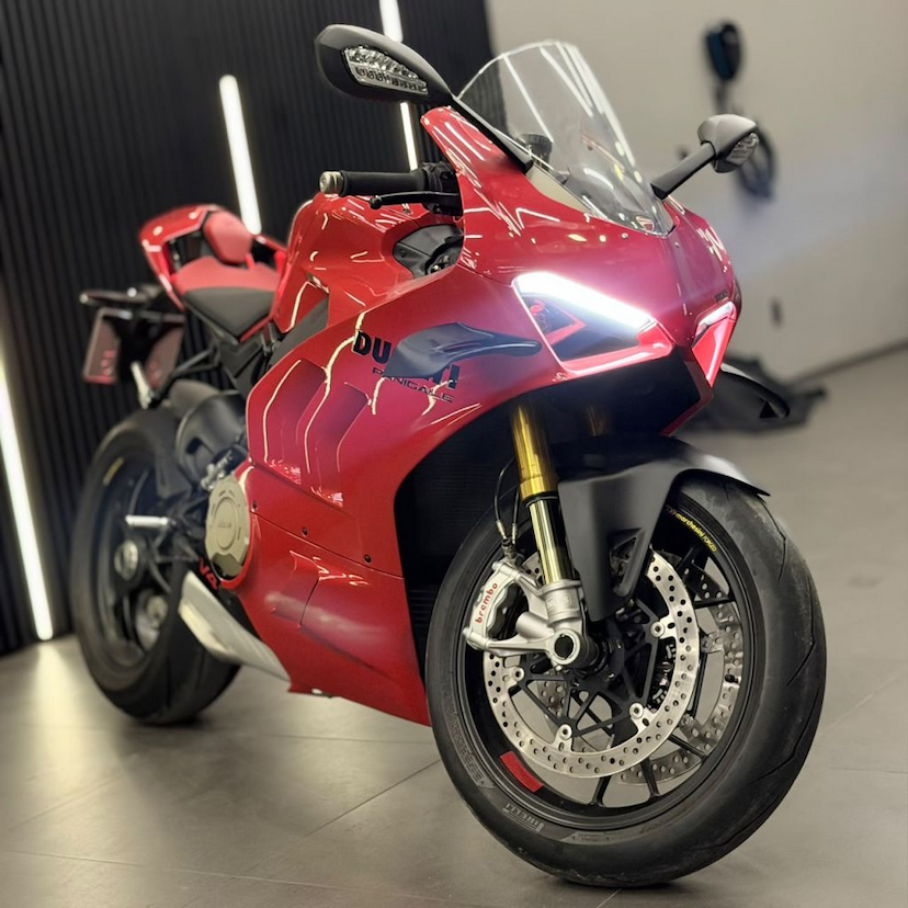 Foto do veículo DUCATI PANIGALE V4 S PANIGALE V4 S 2024 1.402 KM 149.990,00