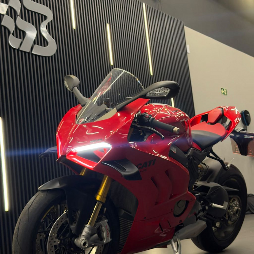 Foto do veículo DUCATI PANIGALE V4 S PANIGALE V4 S 2024 1.402 KM 149.990,00