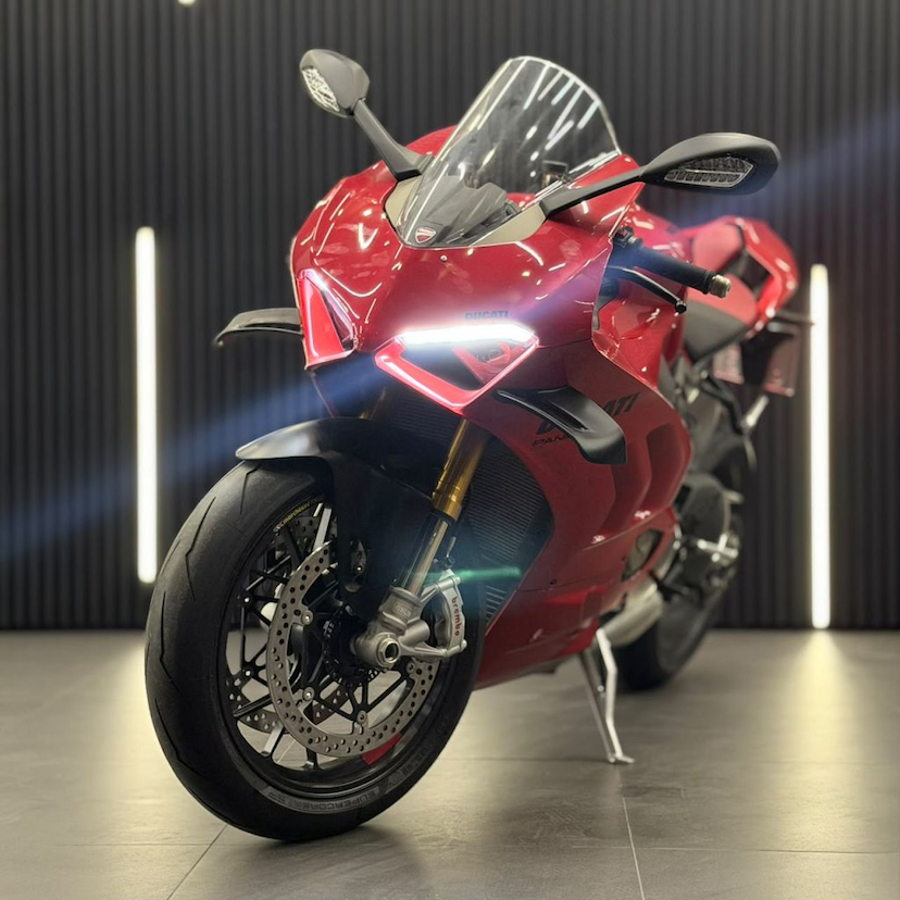 Foto do veículo DUCATI PANIGALE V4 S PANIGALE V4 S 2024 1.402 KM 149.990,00