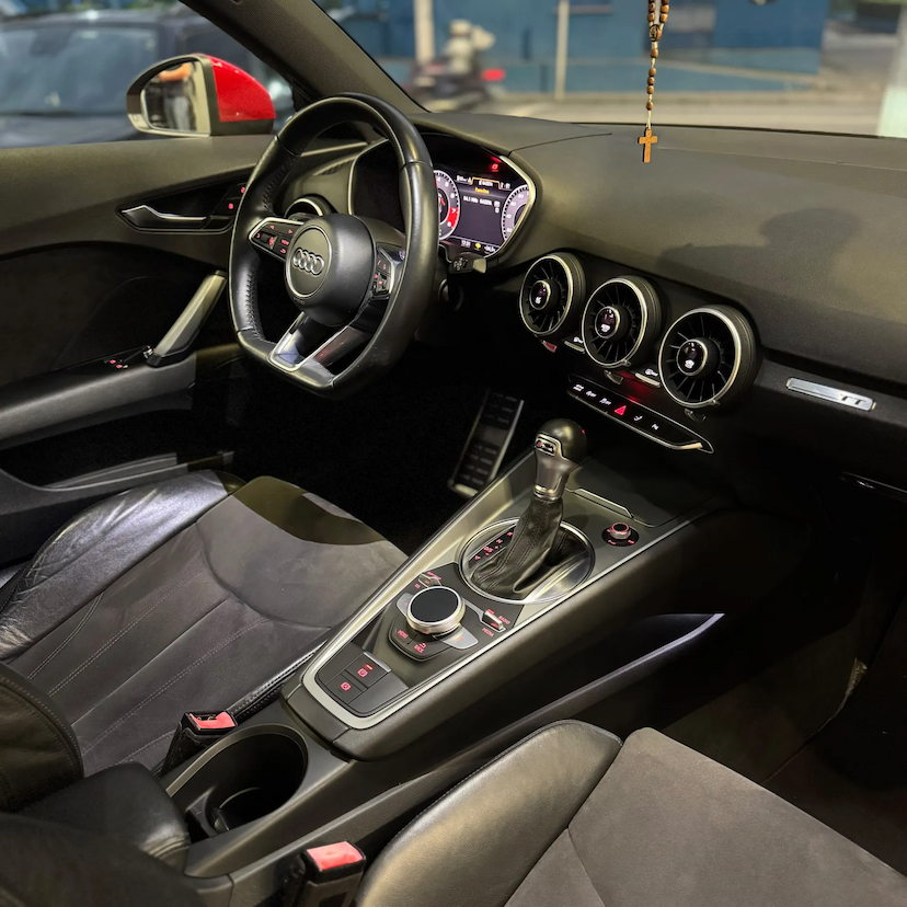 Foto do veículo AUDI TT 2.0 TFSI COUPÉ AMBITION 2P GASOLINA S-TRONIC 2018 33.490 KM 274.990,00