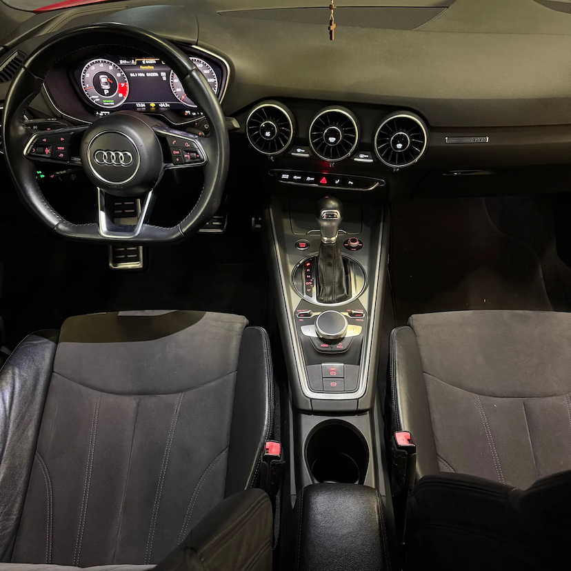 Foto do veículo AUDI TT 2.0 TFSI COUPÉ AMBITION 2P GASOLINA S-TRONIC 2018 33.490 KM 274.990,00