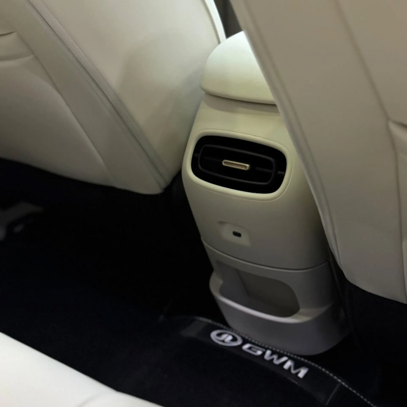 Foto do veículo GWM ORA 5 58,3 KW ELÉTRICO 2027 0 KM 185.990,00