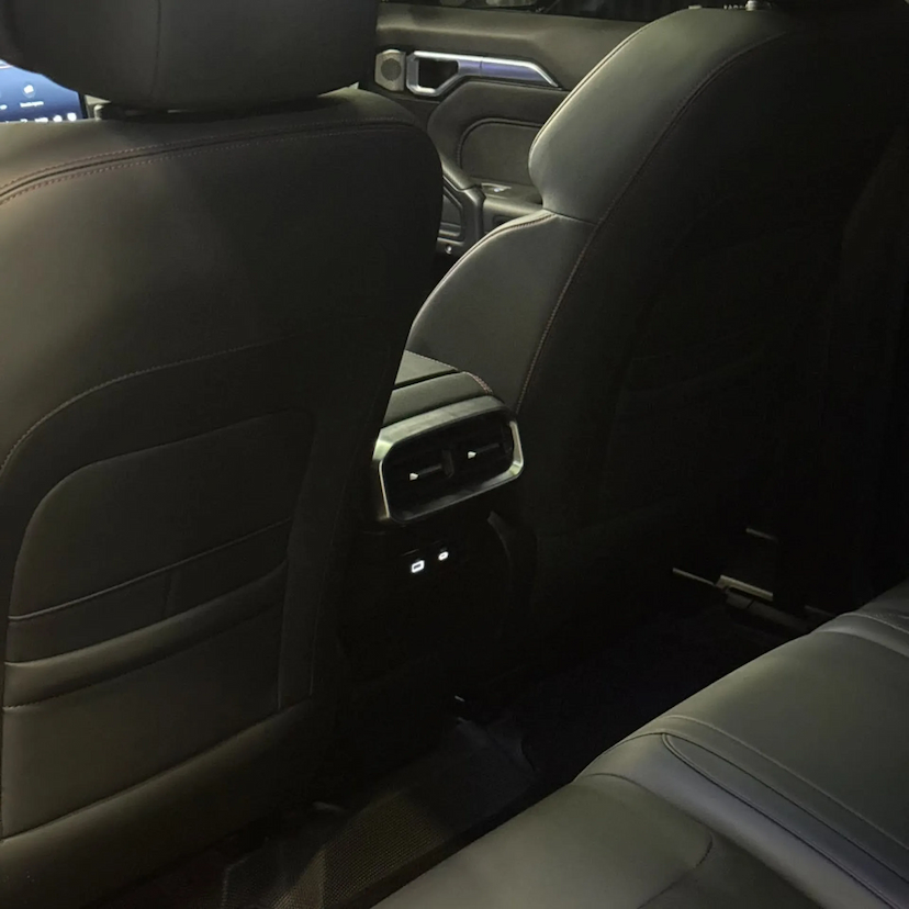 Foto do veículo JETOUR T2 1.5 TCI PHEV PREMIUM DHT 2026 11.000 KM 388.990,00