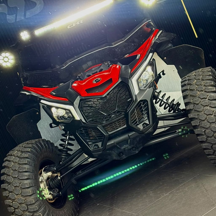 Foto do veículo CAN-AM MAVERICK X3 MAX XRS TURBO MAVERICK X3 MAX XRS TURBO 2018 4.000 KM 109.990,00