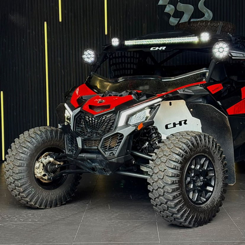 Foto do veículo CAN-AM MAVERICK X3 MAX XRS TURBO MAVERICK X3 MAX XRS TURBO 2018 4.000 KM 109.990,00