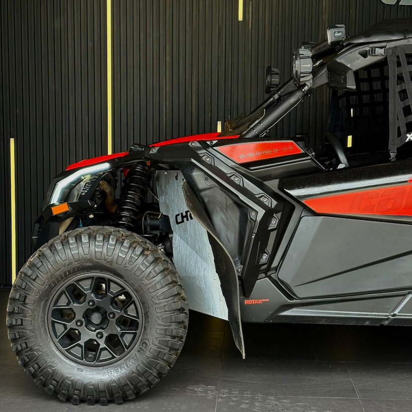 Foto do veículo CAN-AM MAVERICK X3 MAX XRS TURBO MAVERICK X3 MAX XRS TURBO 2018 4.000 KM 109.990,00