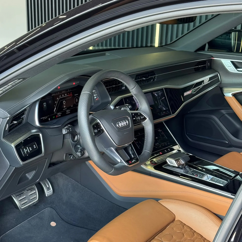 Foto do veículo AUDI RS6 4.0 V8 TFSI MHEV AVANT PERFORMANCE TIPTRONIC 2025 3.653 KM 989.990,00