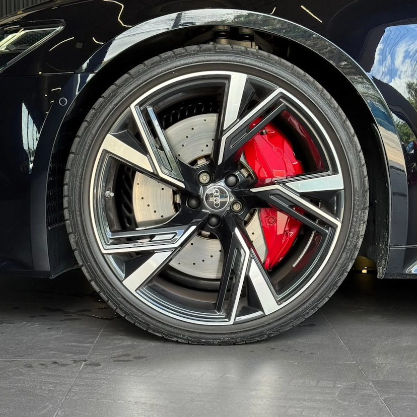 Foto do veículo AUDI RS6 4.0 V8 TFSI MHEV AVANT PERFORMANCE TIPTRONIC 2025 3.653 KM 989.990,00