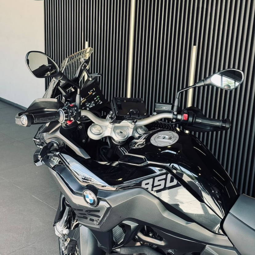 Foto do veículo BMW F 850 GS 850 GS PREMIUM 2023 30.350 KM 60.990,00