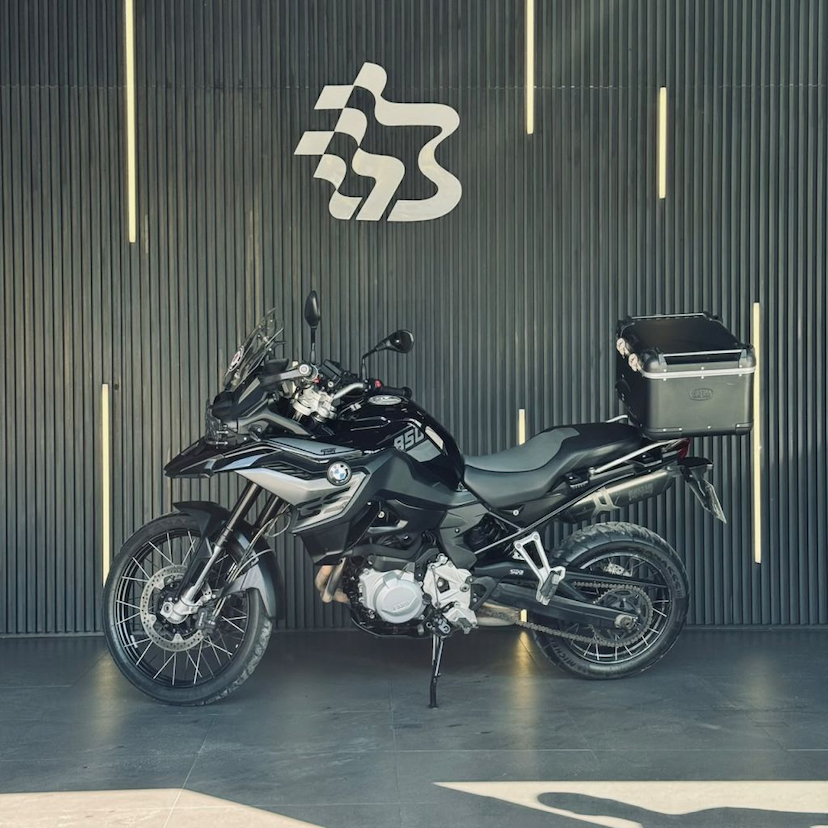 Foto do veículo BMW F 850 GS 850 GS PREMIUM 2023 30.350 KM 60.990,00