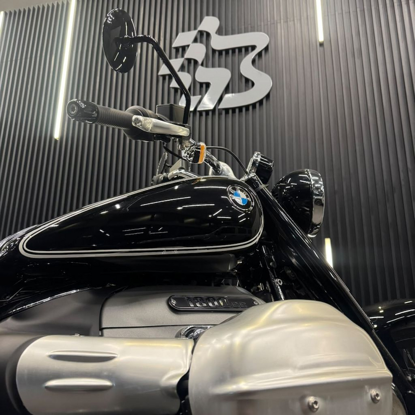 Foto do veículo BMW R18 R 18 PURE 2023 1.217 KM 94.990,00