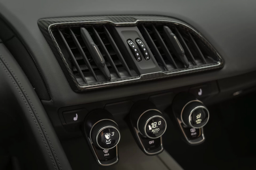 Foto do veículo AUDI R8 COUPÉ QUATTRO S TRONIC 2021 1.737 KM 1.849.900,00