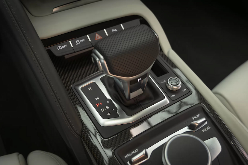 Foto do veículo AUDI R8 COUPÉ QUATTRO S TRONIC 2021 1.737 KM 1.849.900,00