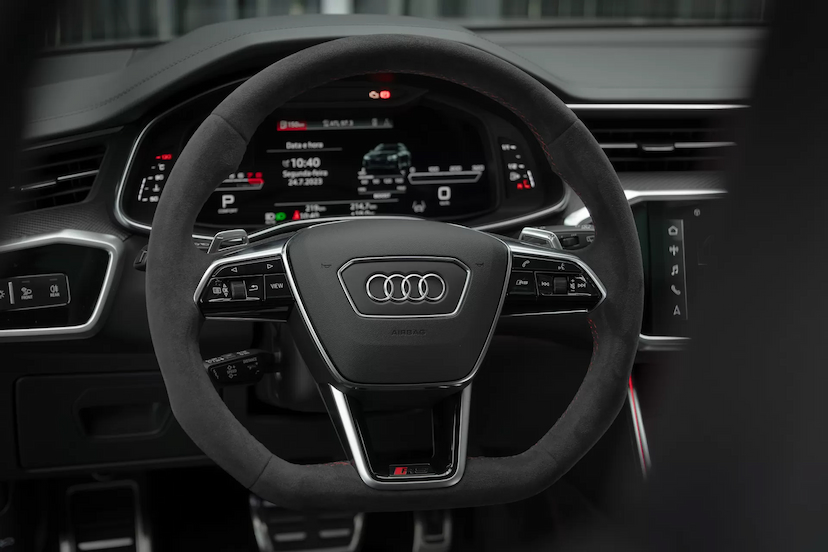 Foto do veículo AUDI RS6 AVANT 2023 400 KM 1.150.000,00