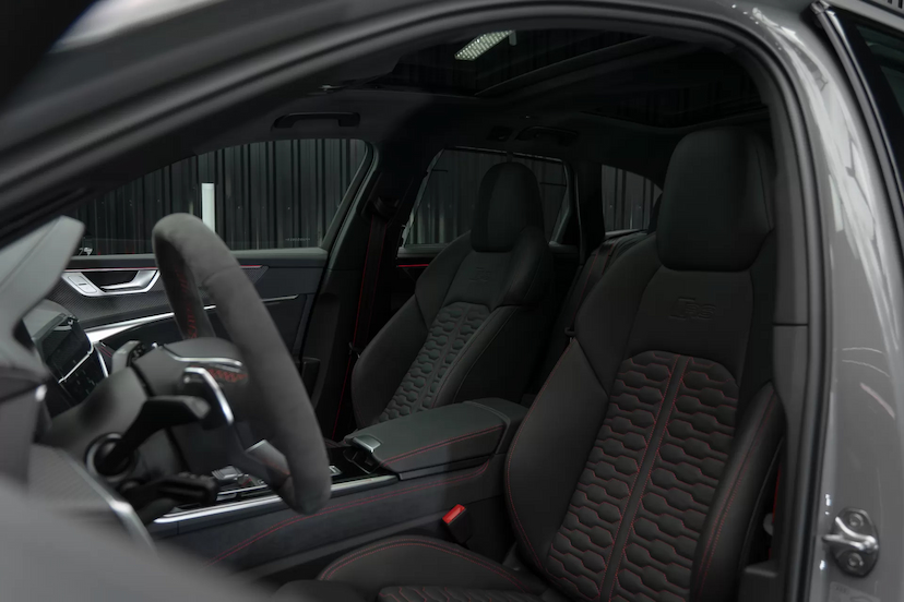 Foto do veículo AUDI RS6 AVANT 2023 400 KM 1.150.000,00