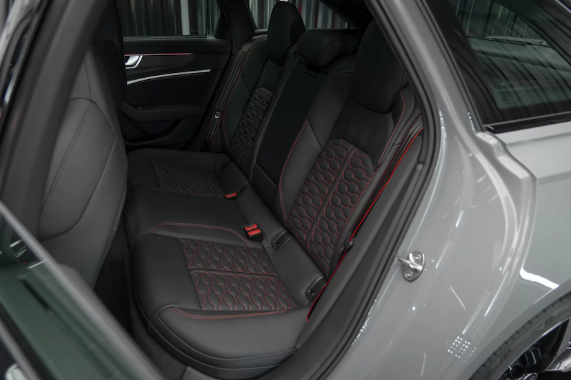 Foto do veículo AUDI RS6 AVANT 2023 400 KM 1.150.000,00
