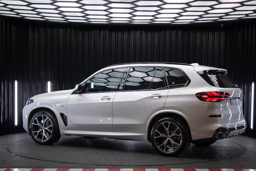 Foto do veículo BMW X5 M COMPETITION 2024 10.602 KM 709.900,00
