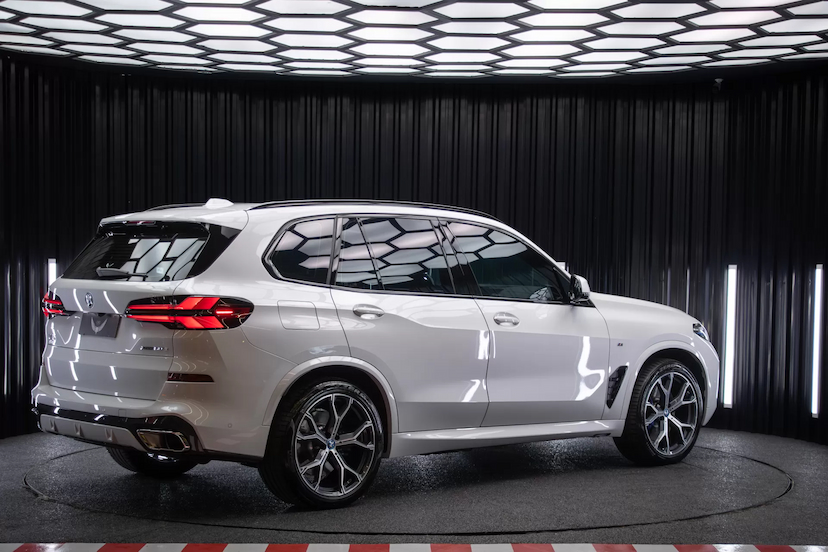 Foto do veículo BMW X5 M COMPETITION 2024 10.602 KM 709.900,00