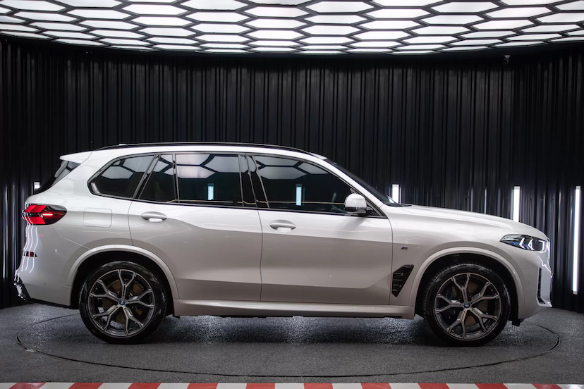Foto do veículo BMW X5 M COMPETITION 2024 10.602 KM 709.900,00
