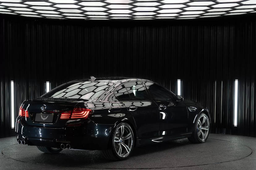 Foto do veículo BMW M5  2014 28.800 KM 319.900,00