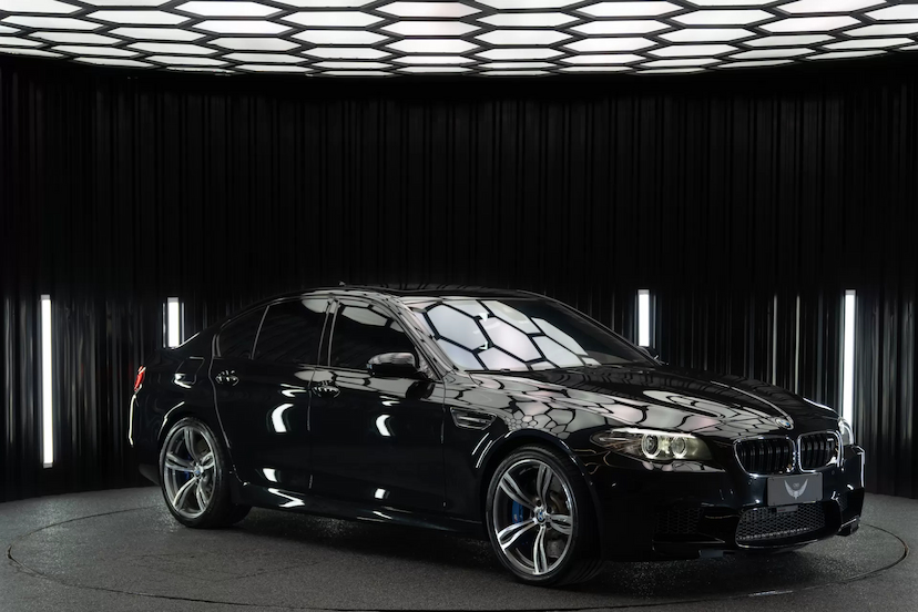 Foto do veículo BMW M5  2014 28.800 KM 319.900,00