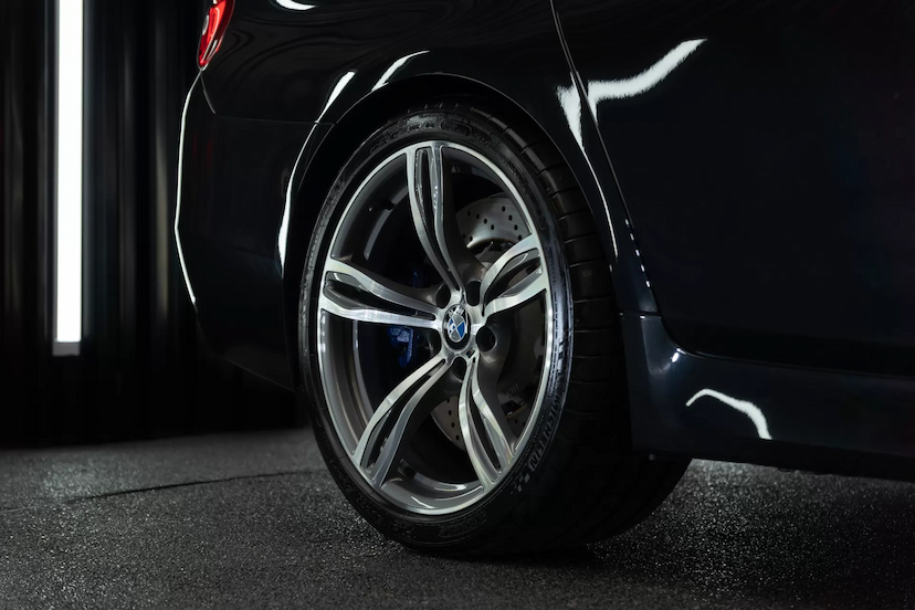 Foto do veículo BMW M5  2014 28.800 KM 319.900,00