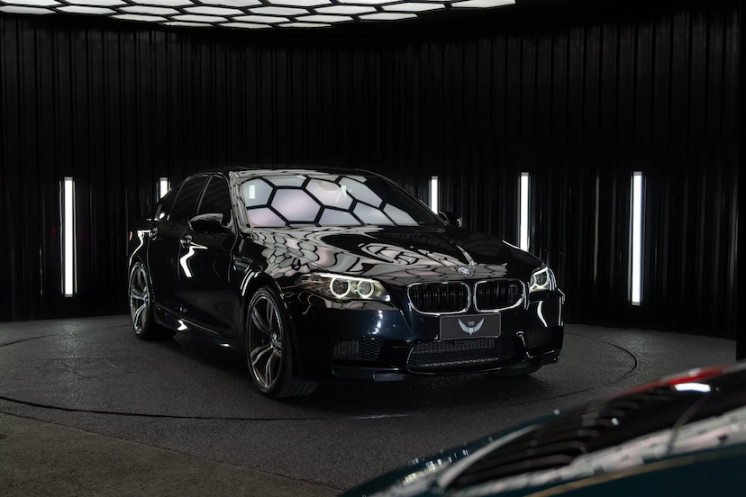 Foto do veículo BMW M5  2014 28.800 KM 319.900,00