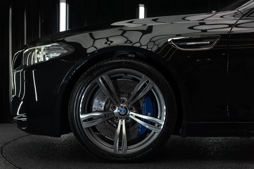 Foto do veículo BMW M5  2014 28.800 KM 319.900,00