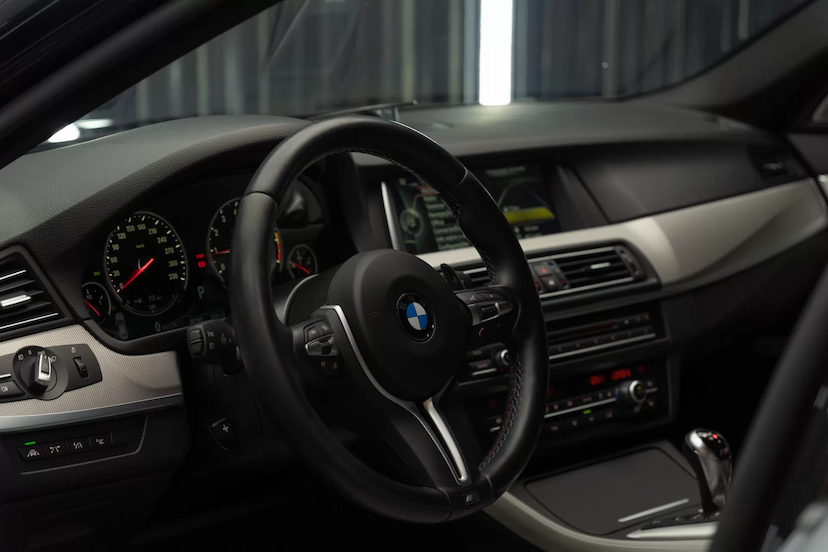 Foto do veículo BMW M5  2014 28.800 KM 319.900,00