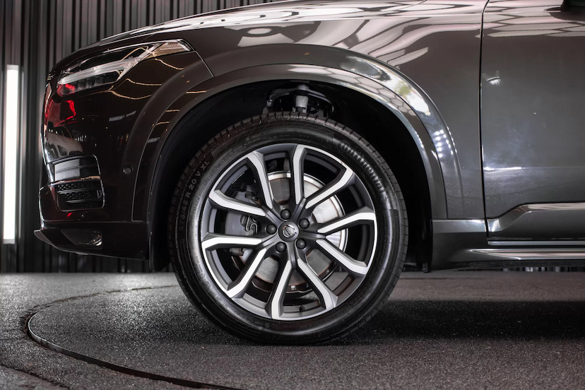 Foto do veículo VOLVO XC90 MOMENTUM 2019 56.600 KM 269.900,00