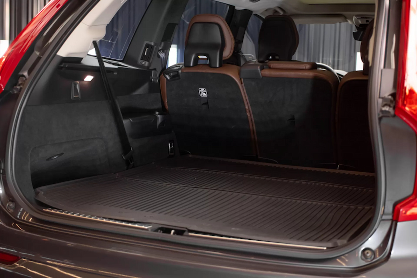 Foto do veículo VOLVO XC90 MOMENTUM 2019 56.600 KM 269.900,00