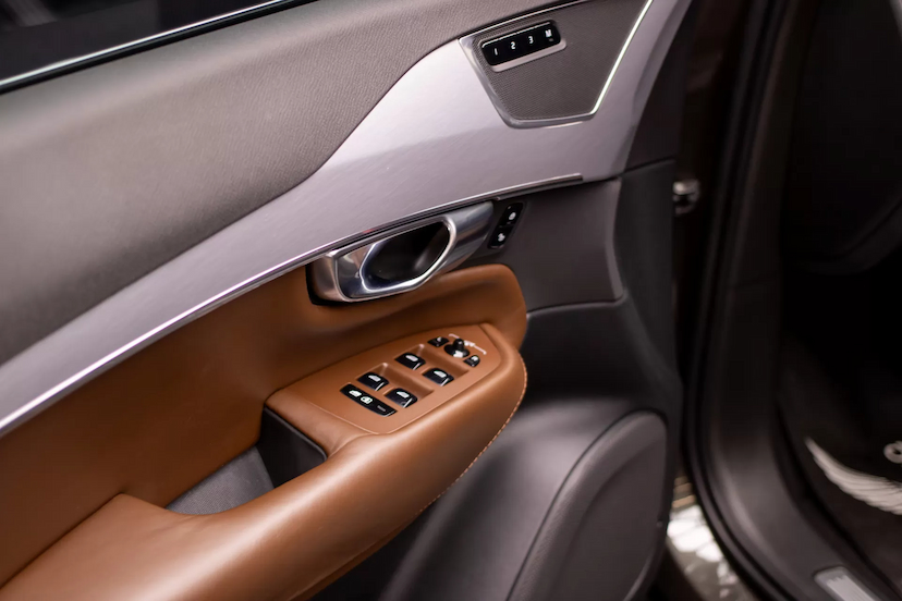 Foto do veículo VOLVO XC90 MOMENTUM 2019 56.600 KM 269.900,00