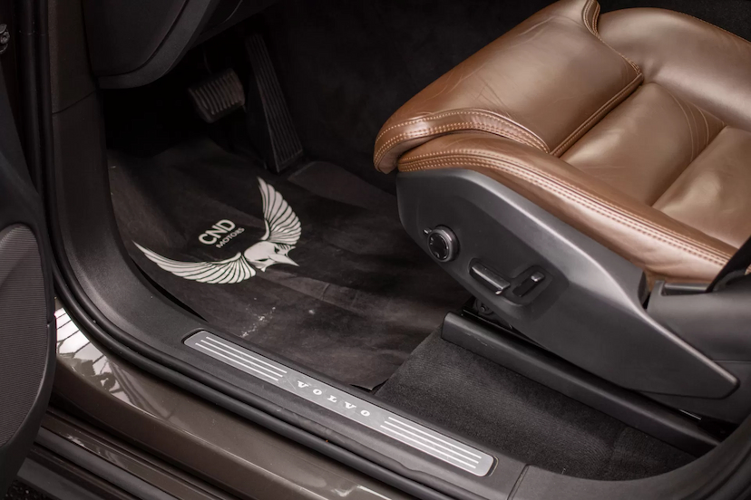 Foto do veículo VOLVO XC90 MOMENTUM 2019 56.600 KM 269.900,00