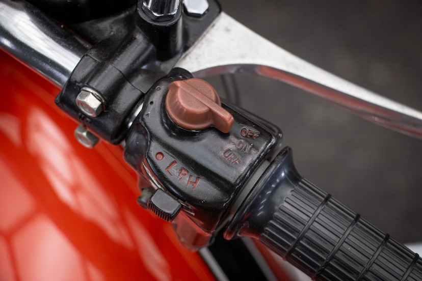 Foto do veículo HONDA CB 750 FOUR 1974 42.104 KM 135.900,00