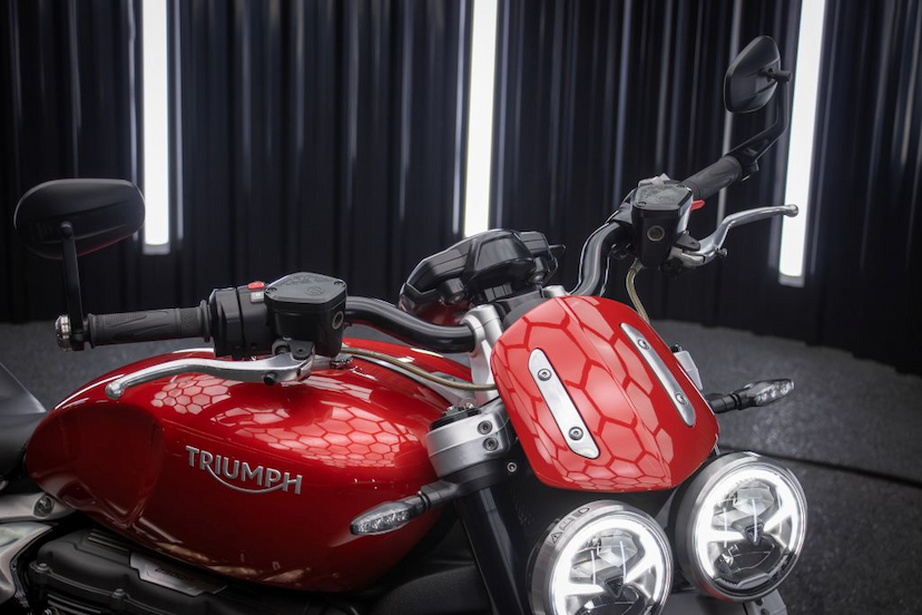 Foto do veículo TRIUMPH ROCKET 3 R 2021 7.000 KM 94.900,00