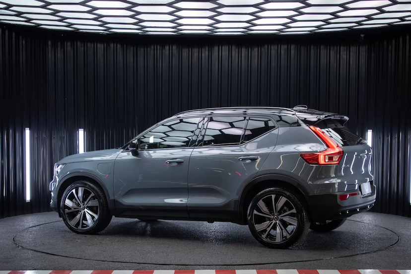 Foto do veículo VOLVO XC40 T5 RECHARGE R-DESIGN 2022 20.623 KM 249.900,00