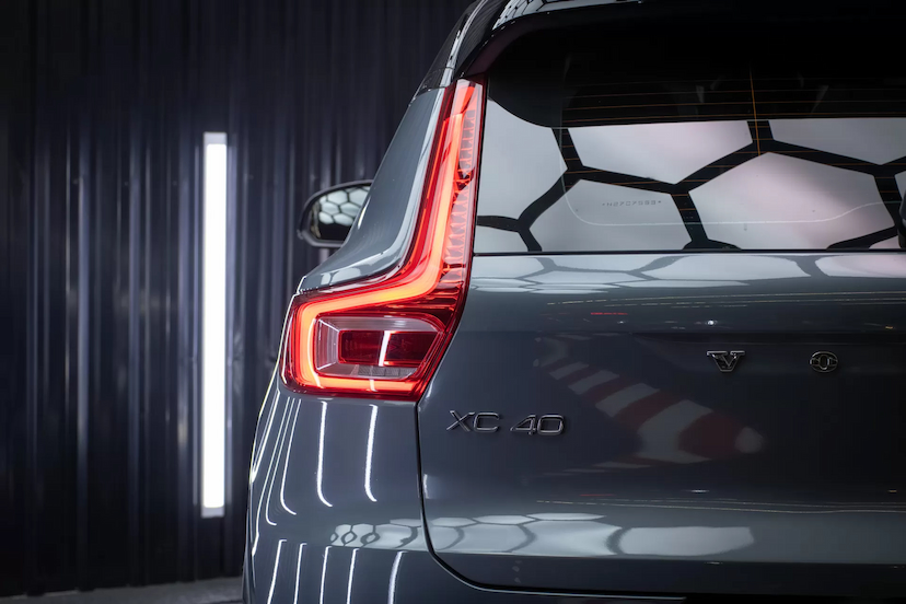 Foto do veículo VOLVO XC40 T5 RECHARGE R-DESIGN 2022 20.623 KM 249.900,00