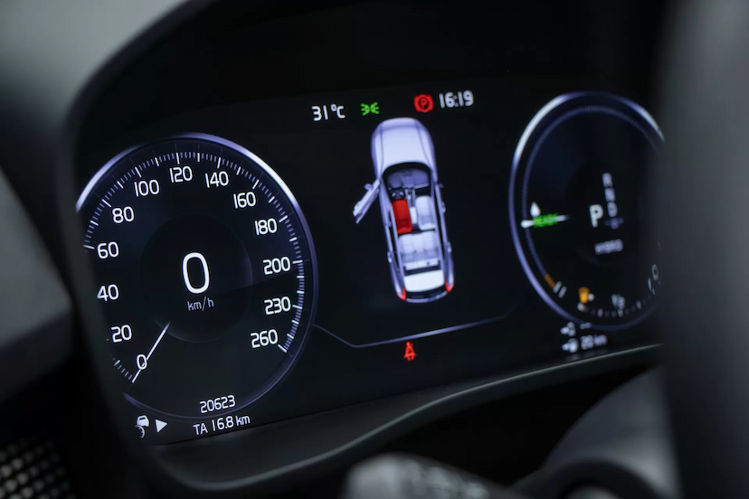 Foto do veículo VOLVO XC40 T5 RECHARGE R-DESIGN 2022 20.623 KM 249.900,00