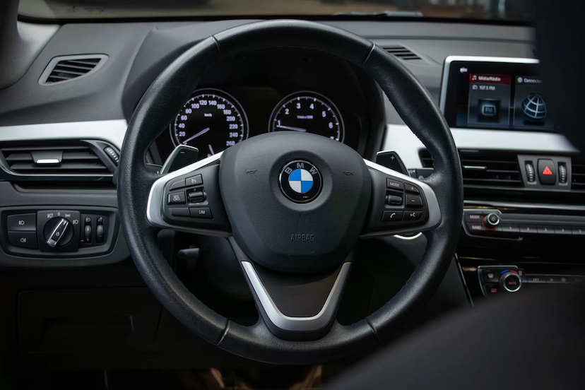 Foto do veículo BMW X1 2.0 16V TURBO ACTIVEFLEX SDRIVE20I 4P AUTOMÁTICO 2021 43.715 KM 164.900,00