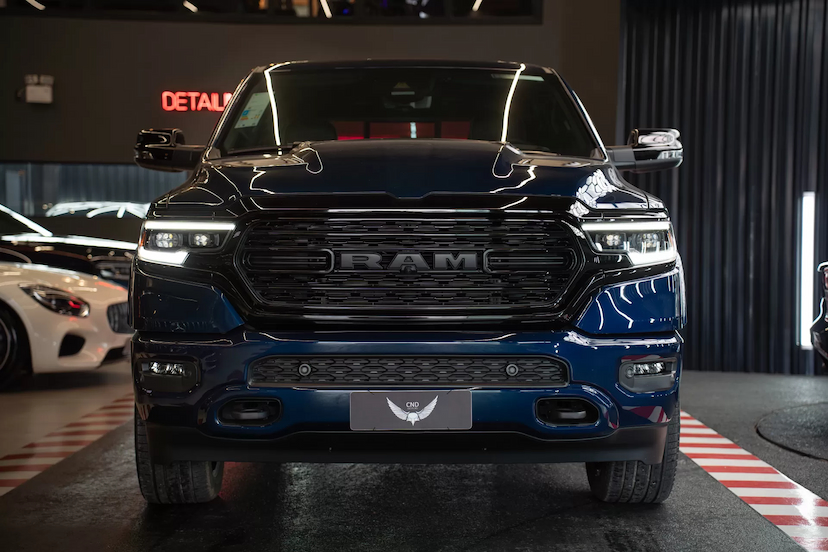 Foto do veículo RAM 1500 5.7 V8 GASOLINA LIMITED NIGHT EDITION CD 4X4 AUTOMÁTICO 2024 2.768 KM 549.900,00
