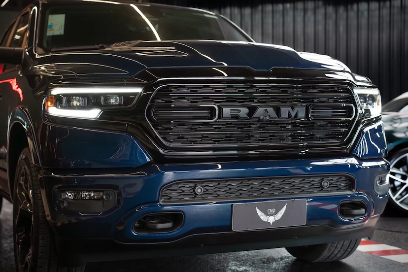 Foto do veículo RAM 1500 5.7 V8 GASOLINA LIMITED NIGHT EDITION CD 4X4 AUTOMÁTICO 2024 2.768 KM 549.900,00