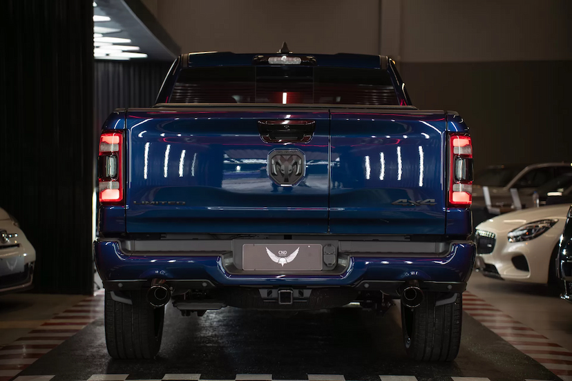 Foto do veículo RAM 1500 5.7 V8 GASOLINA LIMITED NIGHT EDITION CD 4X4 AUTOMÁTICO 2024 2.768 KM 549.900,00